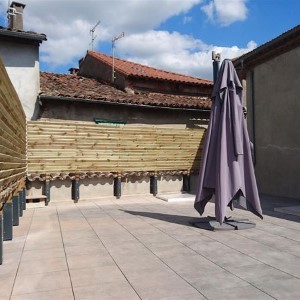 Pose de rambarde support pour panneaux bois