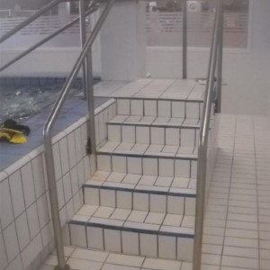 Rambarde pour piscine intérieure